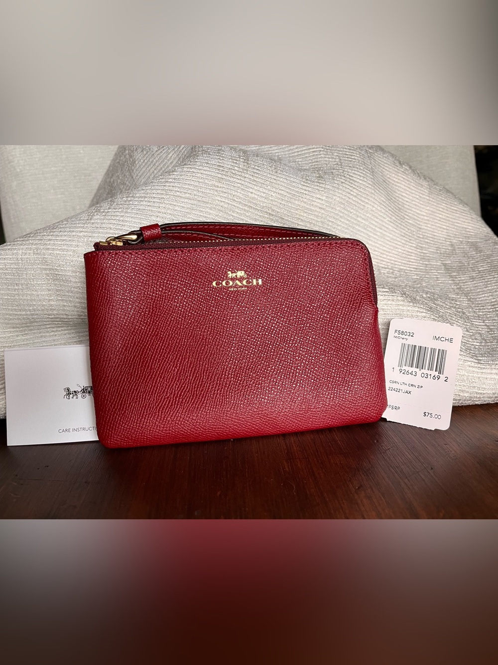 NWT Coach Corner Zip Wristlet in Crossgrain Leather Cherry Red Gold F58032